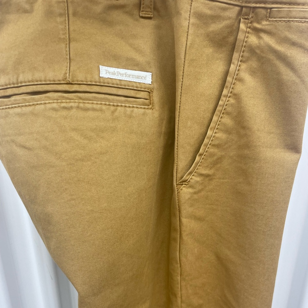 Peak Performance Men’s Maxwell Tan Khakis Size 29